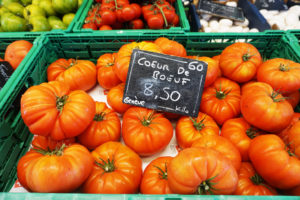 bullheart tomatoes for sale at Nyon farmers market